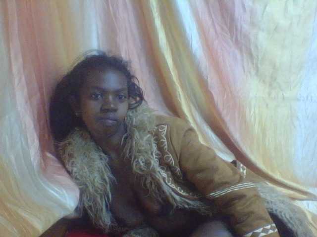 Coquinelara live cam on BongaCams