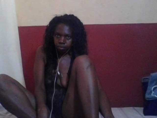 Coquinelara live cam on BongaCams