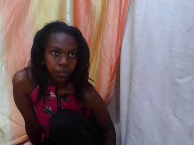 Coquinelara live cam on BongaCams