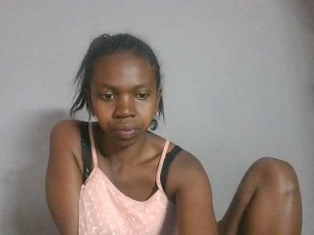 Coquinelara live cam on BongaCams