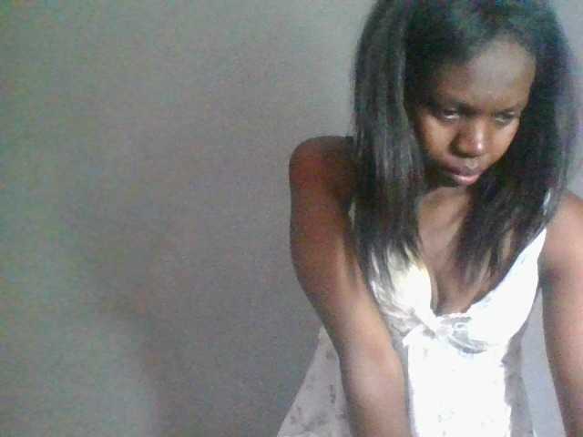 Coquinelara live cam on BongaCams