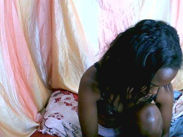 Coquinelara live cam on BongaCams