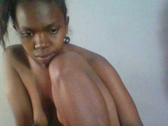 Coquinelara live cam on BongaCams
