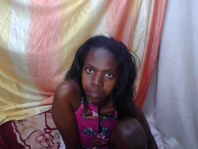 Coquinelara live cam on BongaCams