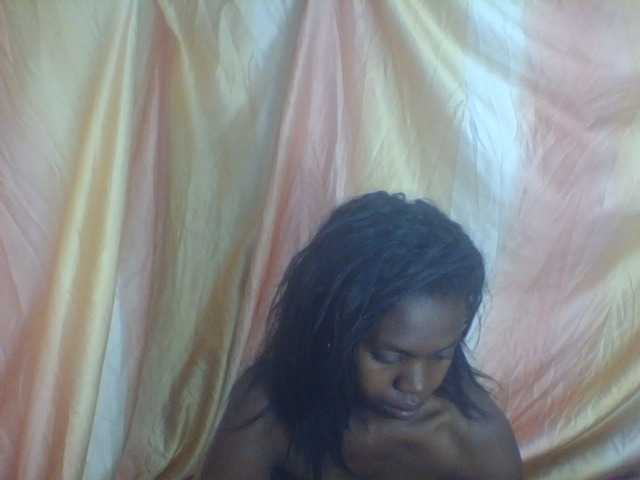 Coquinelara live cam on BongaCams