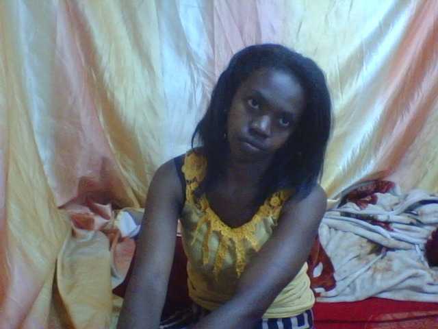 Coquinelara live cam on BongaCams