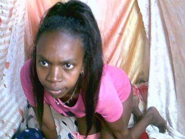 Coquinelara live cam on BongaCams