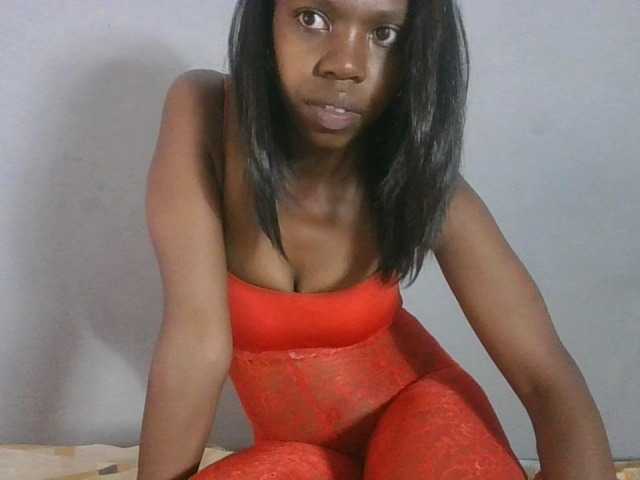 Coquinelara live cam on BongaCams
