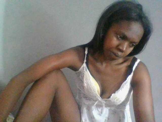 Coquinelara live cam on BongaCams