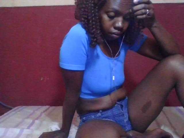 Coquinelara live cam on BongaCams