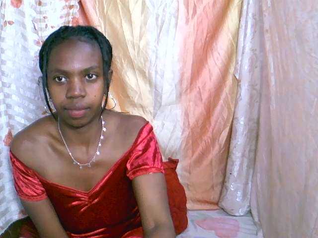 Coquinelara live cam on BongaCams