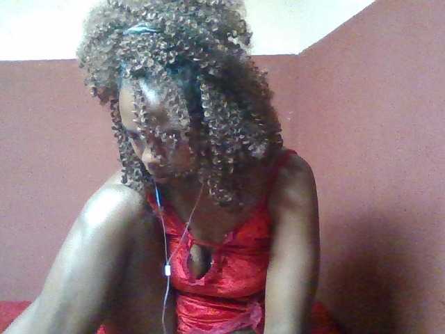 Coquinelara live cam on BongaCams