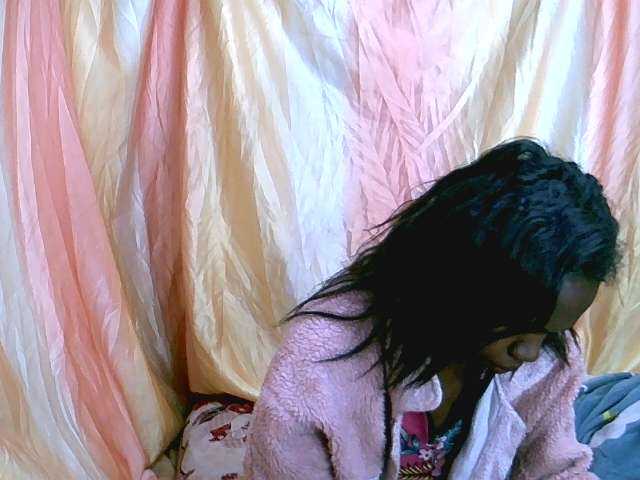 Coquinelara live cam on BongaCams