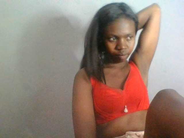 Coquinelara live cam on BongaCams