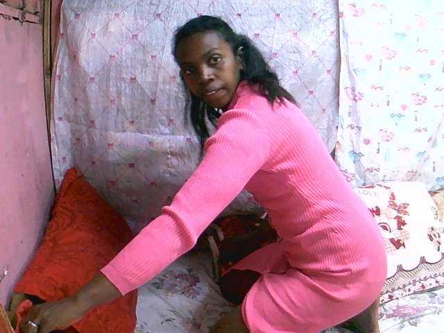 Coquinelara live webcam show