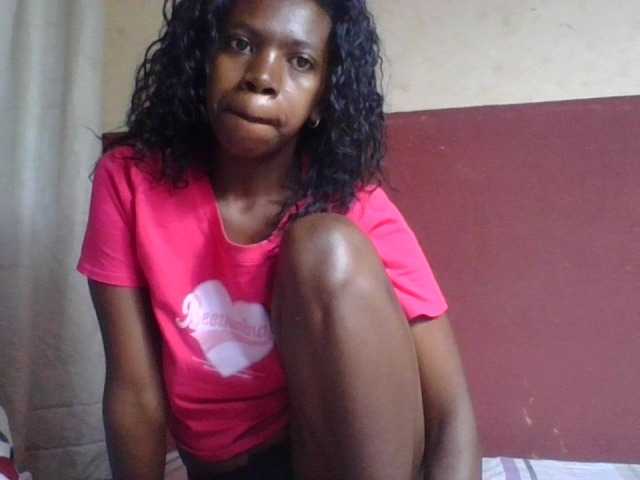 Coquinelara live cam on BongaCams