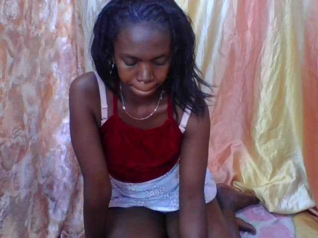 Coquinelara live cam on BongaCams