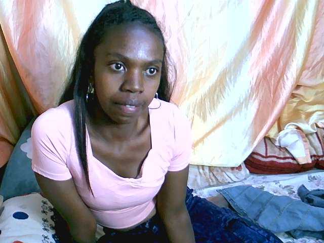 Coquinelara live webcam show
