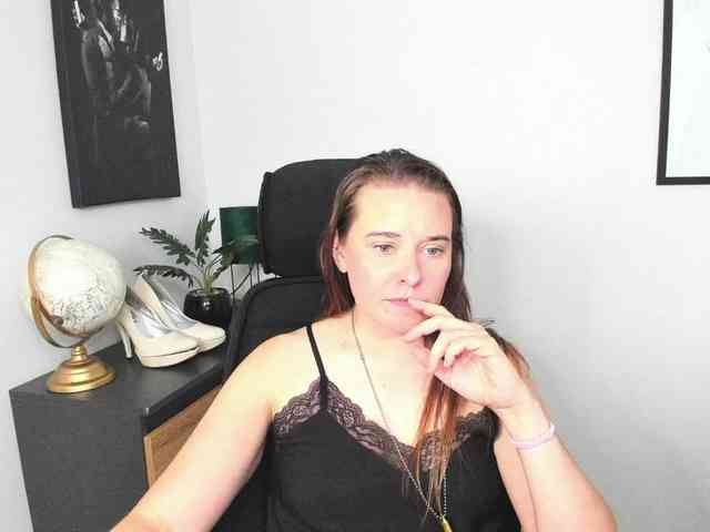 LadyAlessa webcam