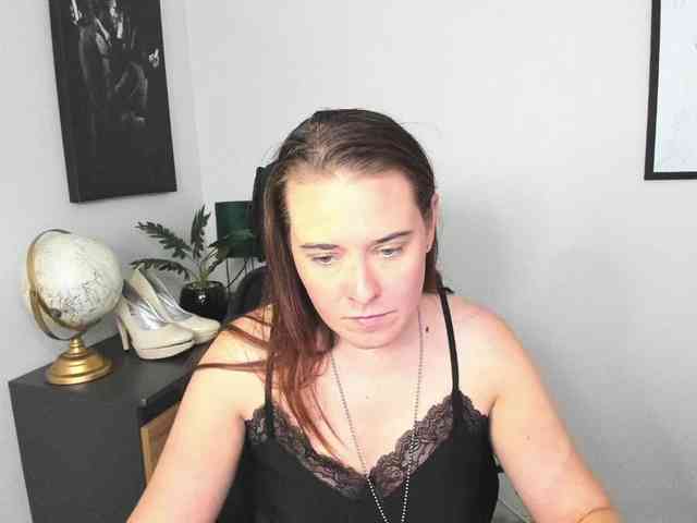 LadyAlessa webcam