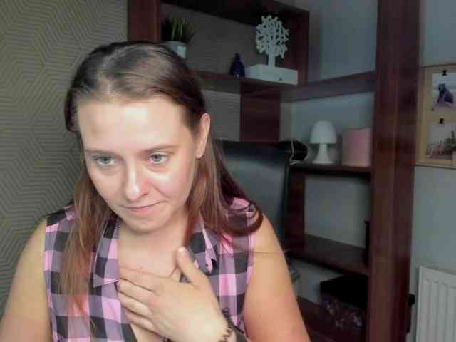 LadyAlessa webcam