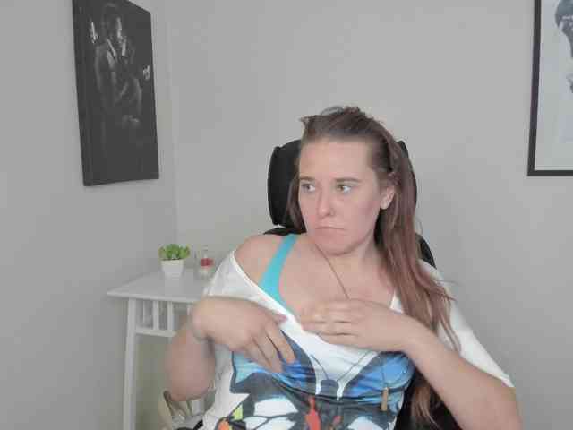 LadyAlessa webcam