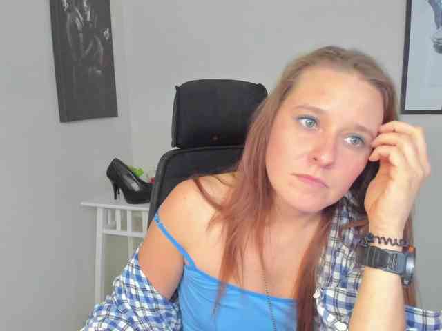 LadyAlessa webcam