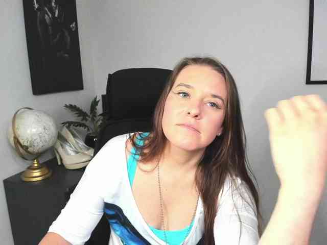 LadyAlessa webcam