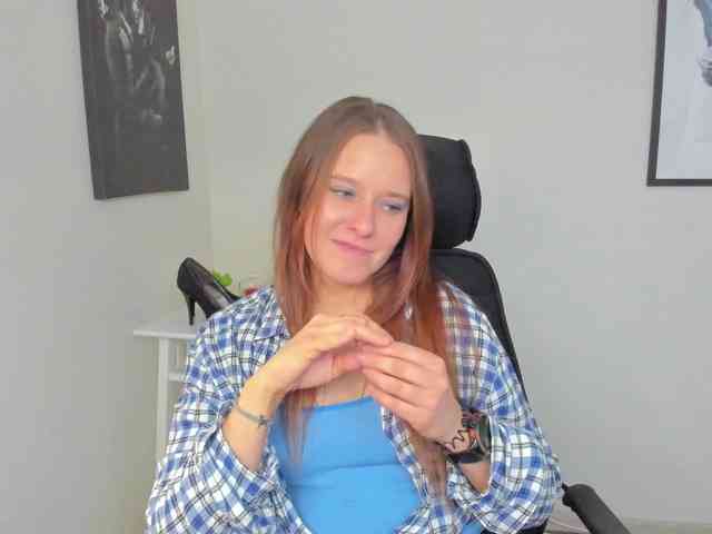 LadyAlessa webcam