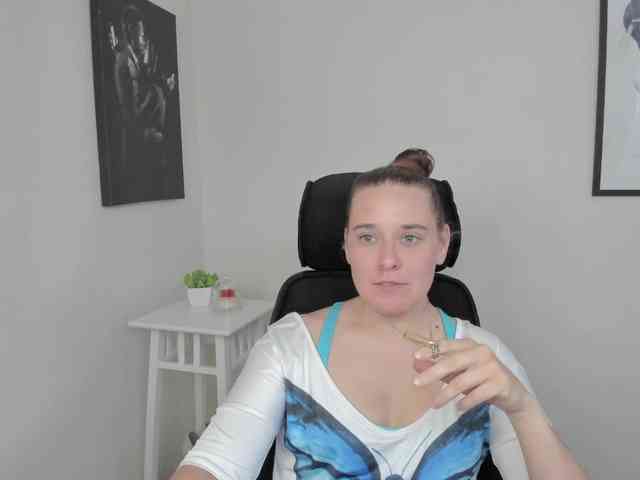 LadyAlessa webcam