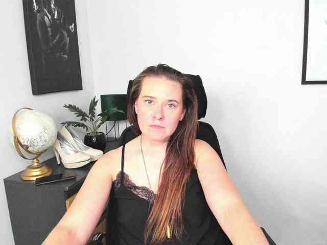 LadyAlessa webcam