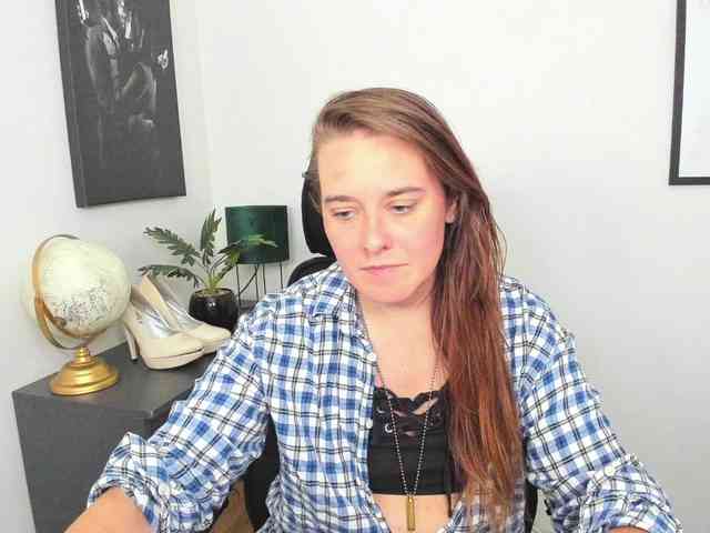 LadyAlessa webcam