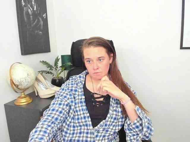 LadyAlessa webcam