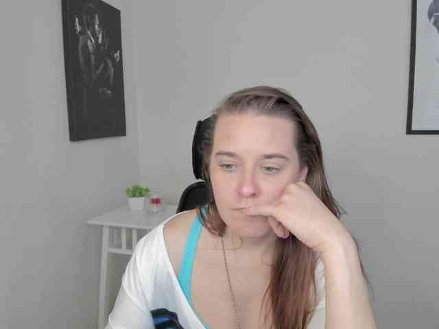 LadyAlessa webcam