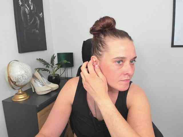 LadyAlessa webcam