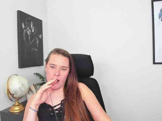 LadyAlessa webcam