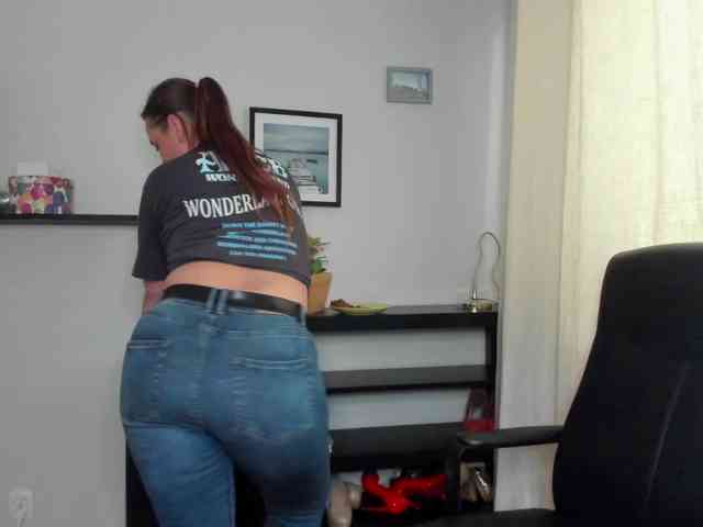 LadyAlessa webcam