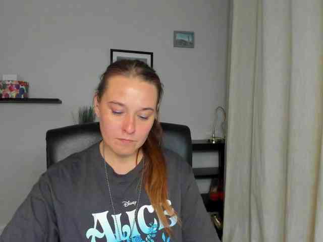 LadyAlessa webcam