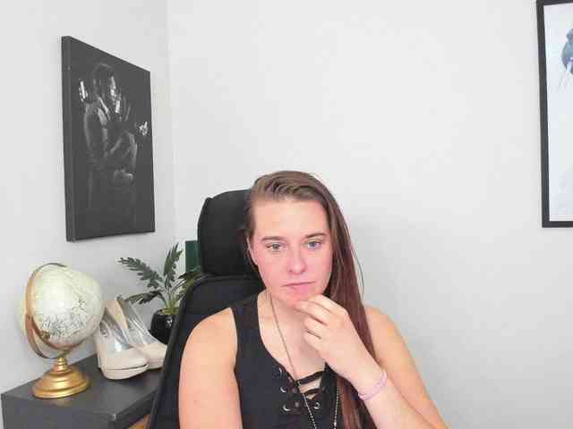 LadyAlessa webcam