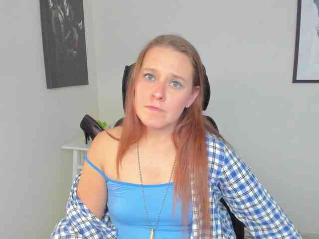 LadyAlessa webcam