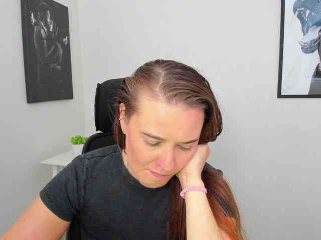 LadyAlessa webcam