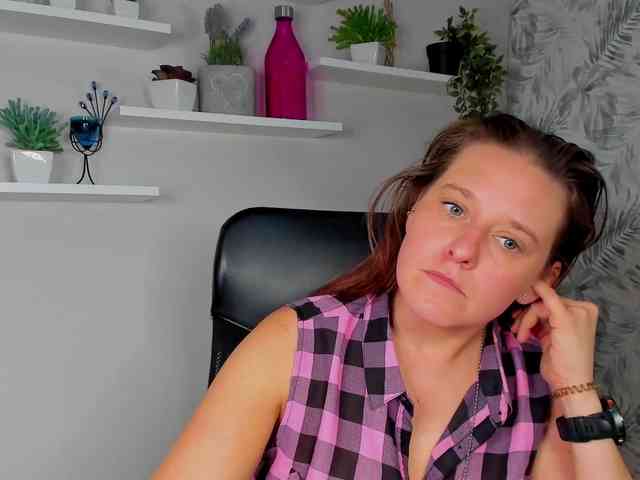 LadyAlessa webcam
