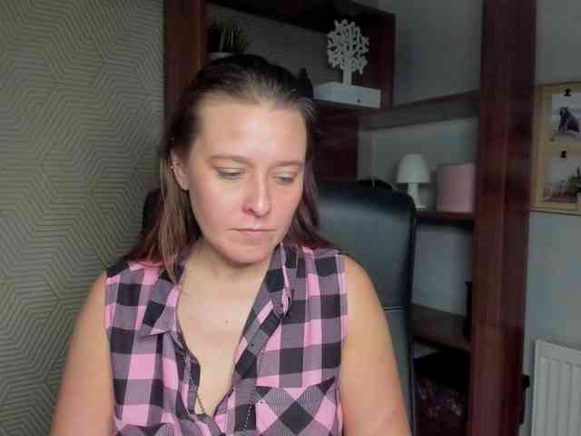 LadyAlessa webcam