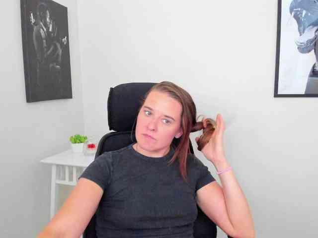 LadyAlessa webcam