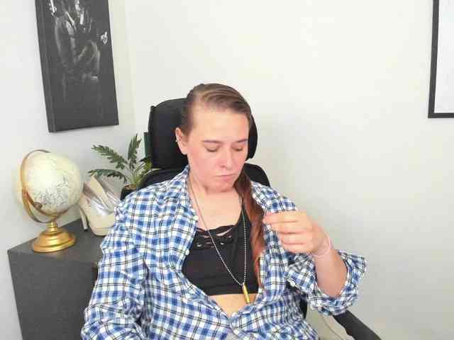LadyAlessa webcam