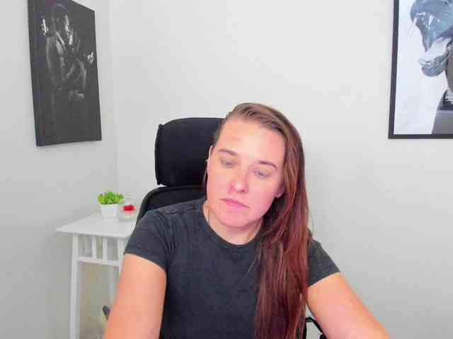 LadyAlessa webcam