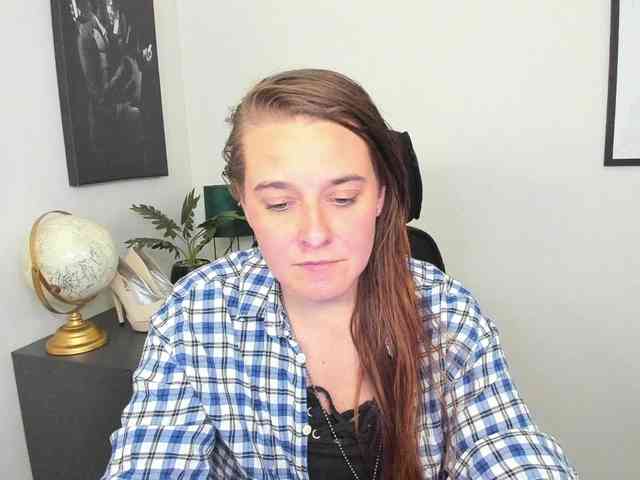 LadyAlessa webcam