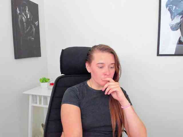 LadyAlessa webcam