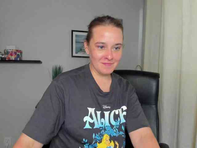 LadyAlessa webcam