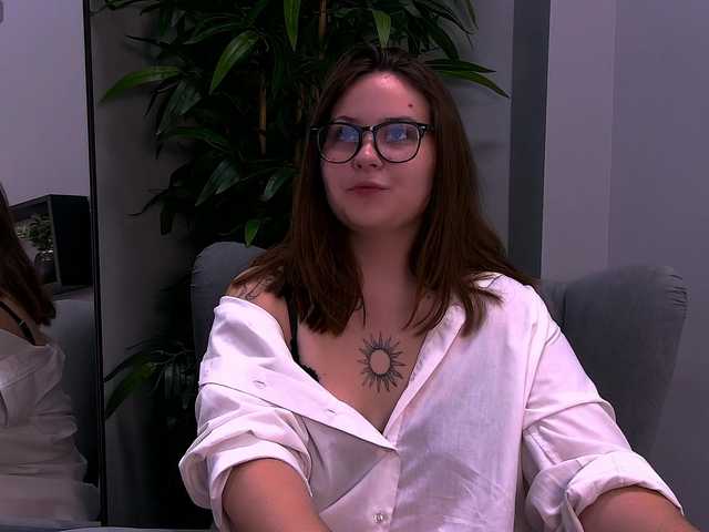MireyaLin live cam on BongaCams